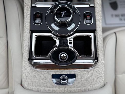 Used 2015 Rolls-Royce Wraith RWD image 38