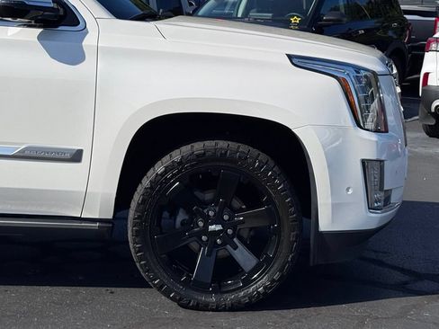 Used 2017 Cadillac Escalade Platinum AWD/4WD image 52
