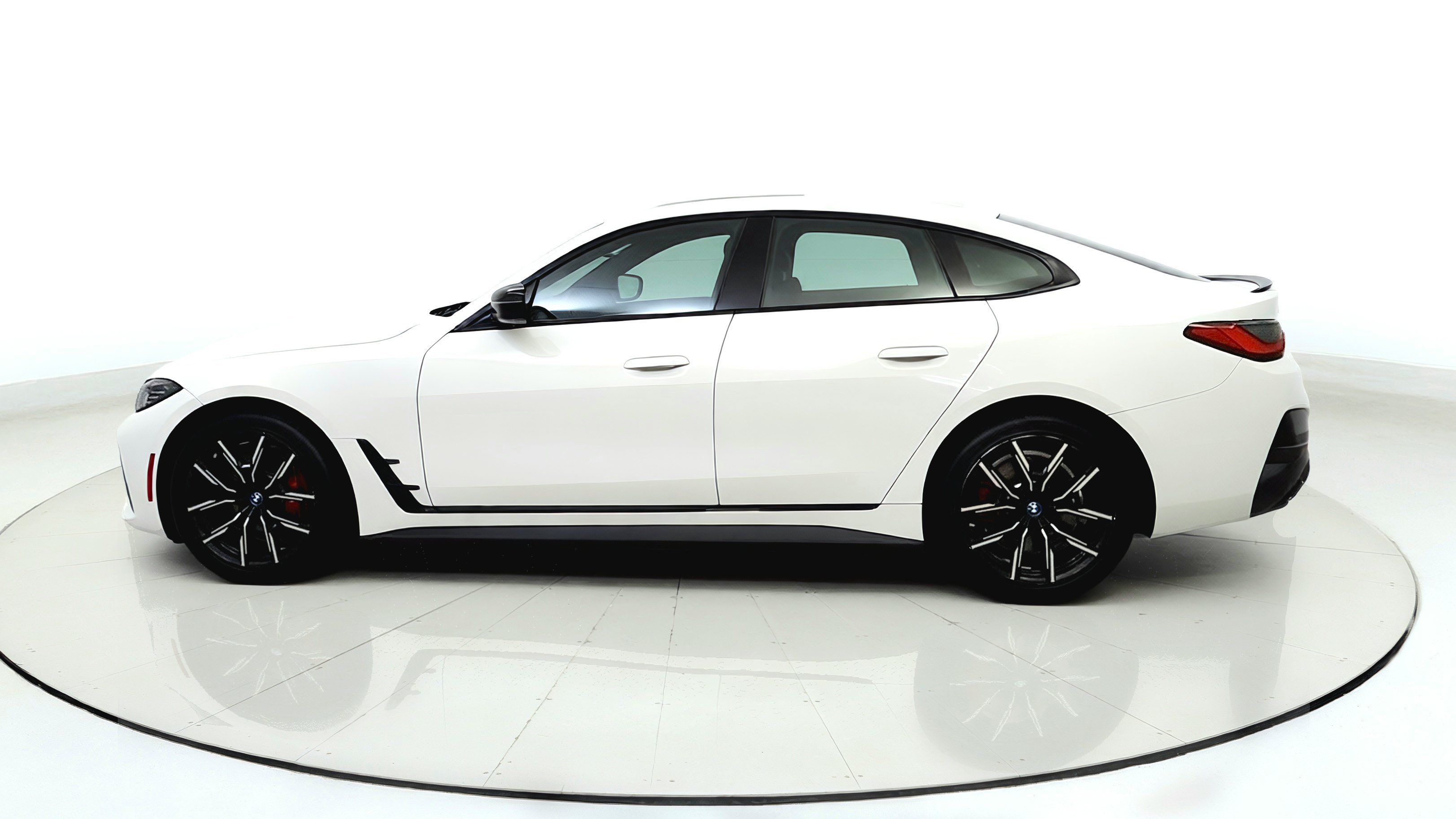 Used 2023 BMW i4 eDrive40 w/ M Sport Package RWD image 4