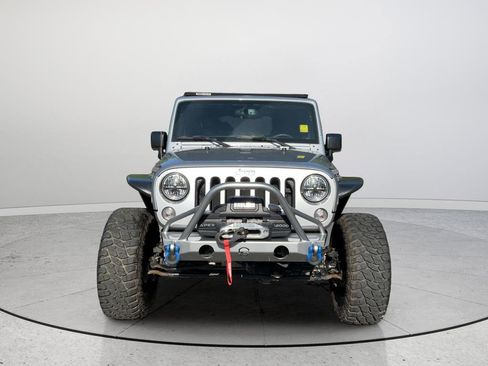 Used 2015 Jeep Wrangler Unlimited Rubicon w/ Connectivity Group image 4
