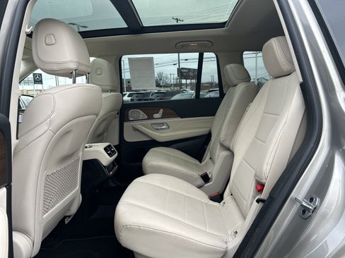 Used 2022 Mercedes-Benz GLS 450 4MATIC image 32