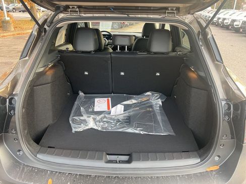 New 2025 Nissan Kicks SR image 14