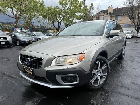 Used 2012 Volvo XC70 T6 Premier Plus image 1