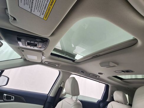 New 2027 Kia Carnival SX w/ Dark Edition Package FWD image 37