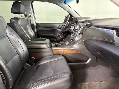 Used 2020 Chevrolet Suburban LT AWD/4WD image 17