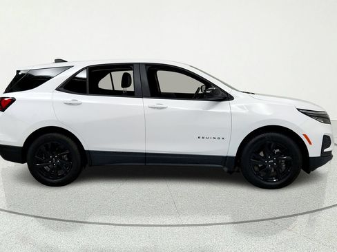 Used 2023 Chevrolet Equinox RS FWD image 6