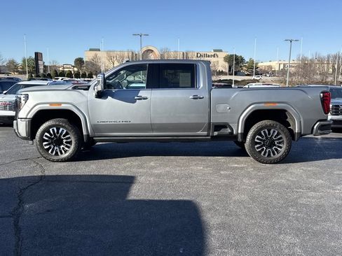 Used 2024 GMC Sierra 2500 Denali Ultimate image 12