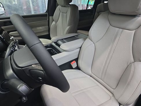 New 2026 Jeep Grand Wagoneer Limited AWD/4WD image 15