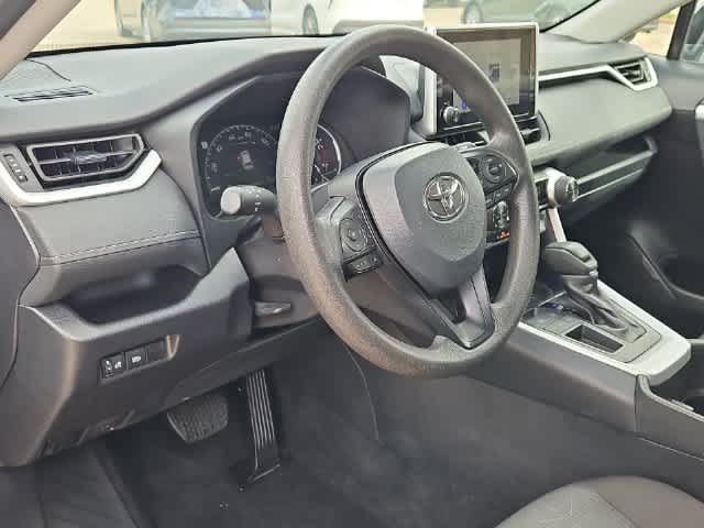 Used 2025 Toyota RAV4 XLE FWD image 10
