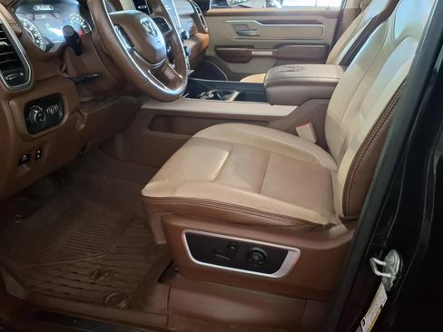 Used 2019 RAM 1500 Laramie AWD/4WD image 15