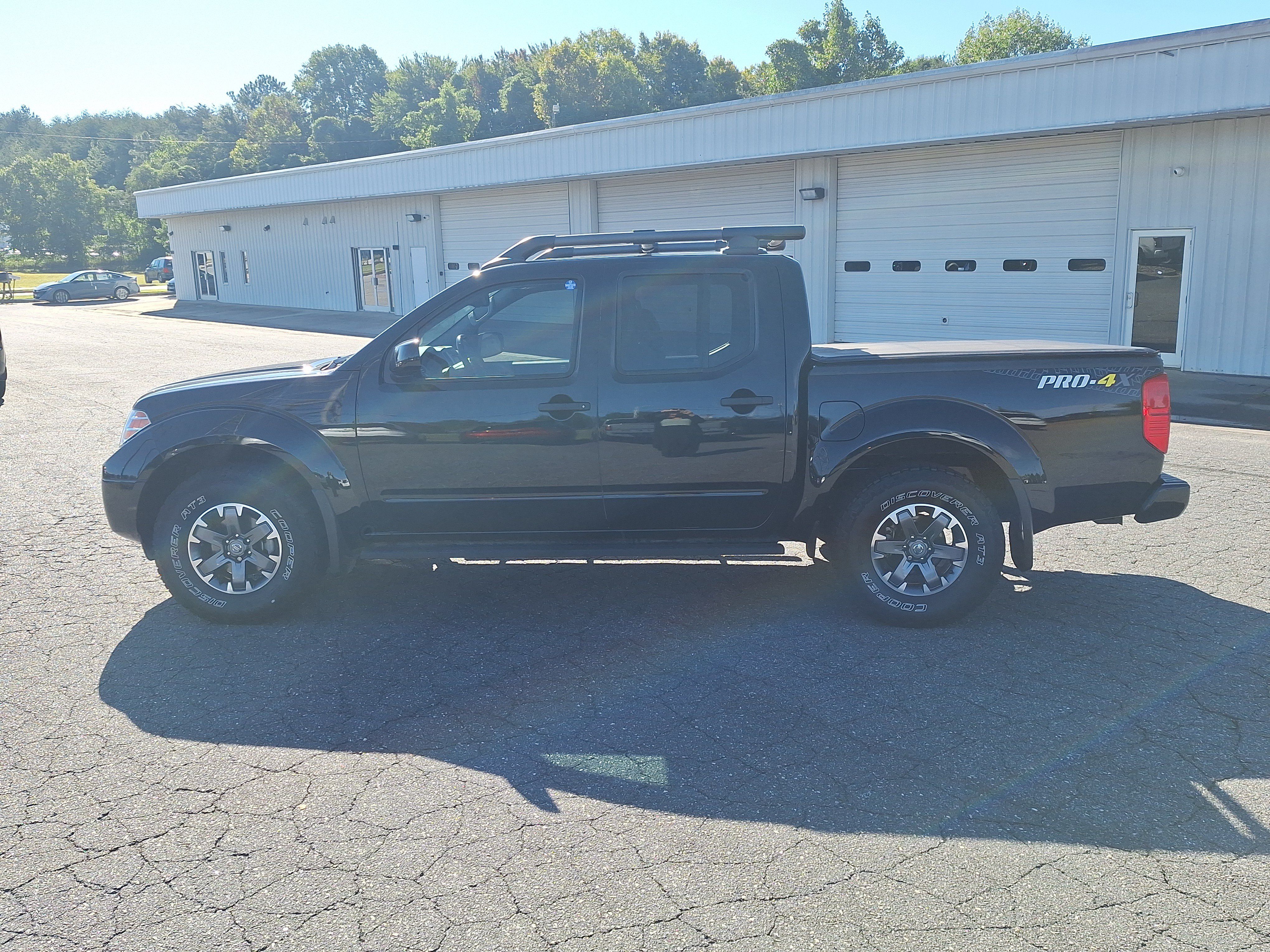 Used 2020 Nissan Frontier PRO-4X w/ Pro-4x Utility Package AWD/4WD image 7