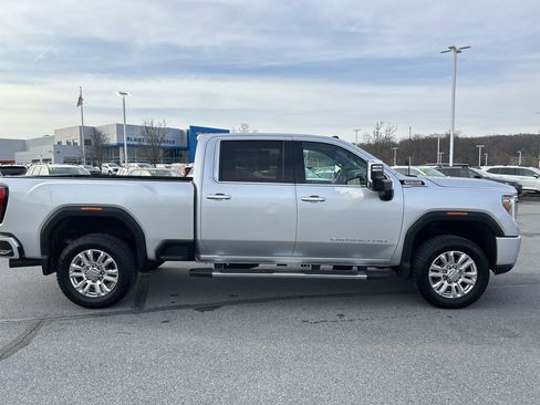 Used 2022 GMC Sierra 2500 Denali w/ Denali Ultimate Package image 8