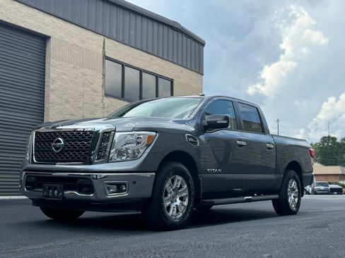 Used 2017 Nissan Titan SV AWD/4WD image 39