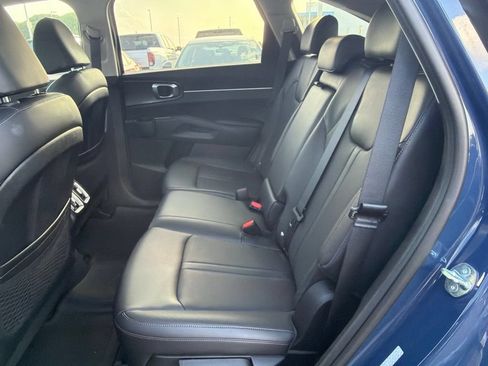 Used 2024 Kia Sorento S w/ Panoramic Sunroof Package FWD image 10