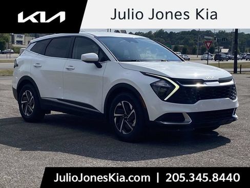 Used 2023 Kia Sportage LX FWD image 1