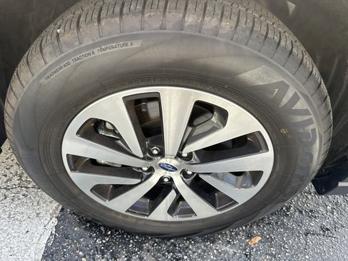 Used 2025 Subaru Outback Premium image 6