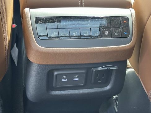 New 2026 Nissan Pathfinder Platinum w/ Lighting Package AWD/4WD image 17