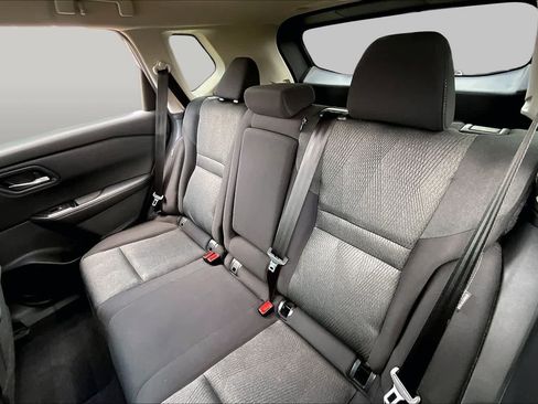 Used 2025 Nissan Rogue SV FWD image 18