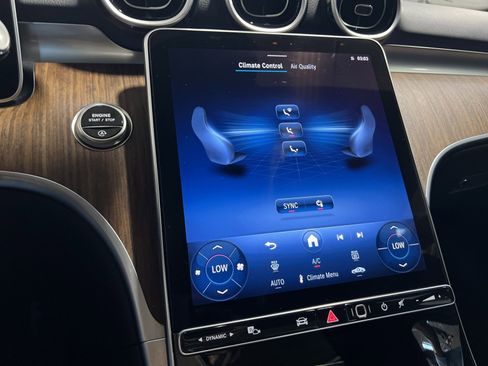 Used 2025 Mercedes-Benz C 300 Sedan image 18