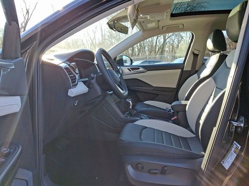 New 2026 Volkswagen Taos SEL AWD/4WD image 6