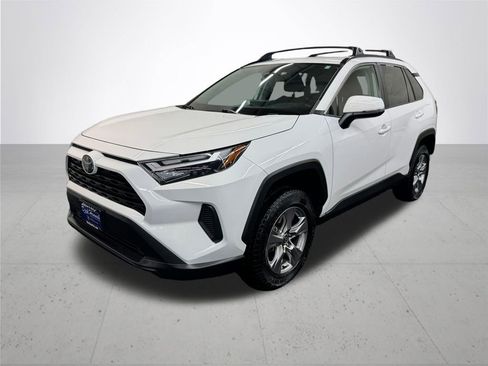 Used 2023 Toyota RAV4 XLE w/ Convenience Package image 2