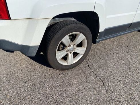 Used 2014 Jeep Patriot Latitude image 18