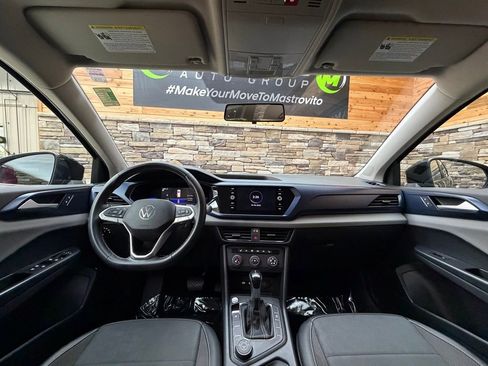 Used 2022 Volkswagen Taos SE image 16