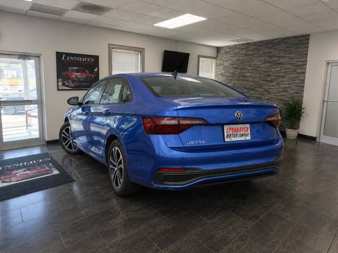 Used 2024 Volkswagen Jetta Sport FWD image 6