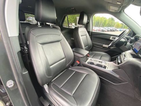 Used 2023 Ford Explorer XLT w/ Equipment Group 202A AWD/4WD image 26