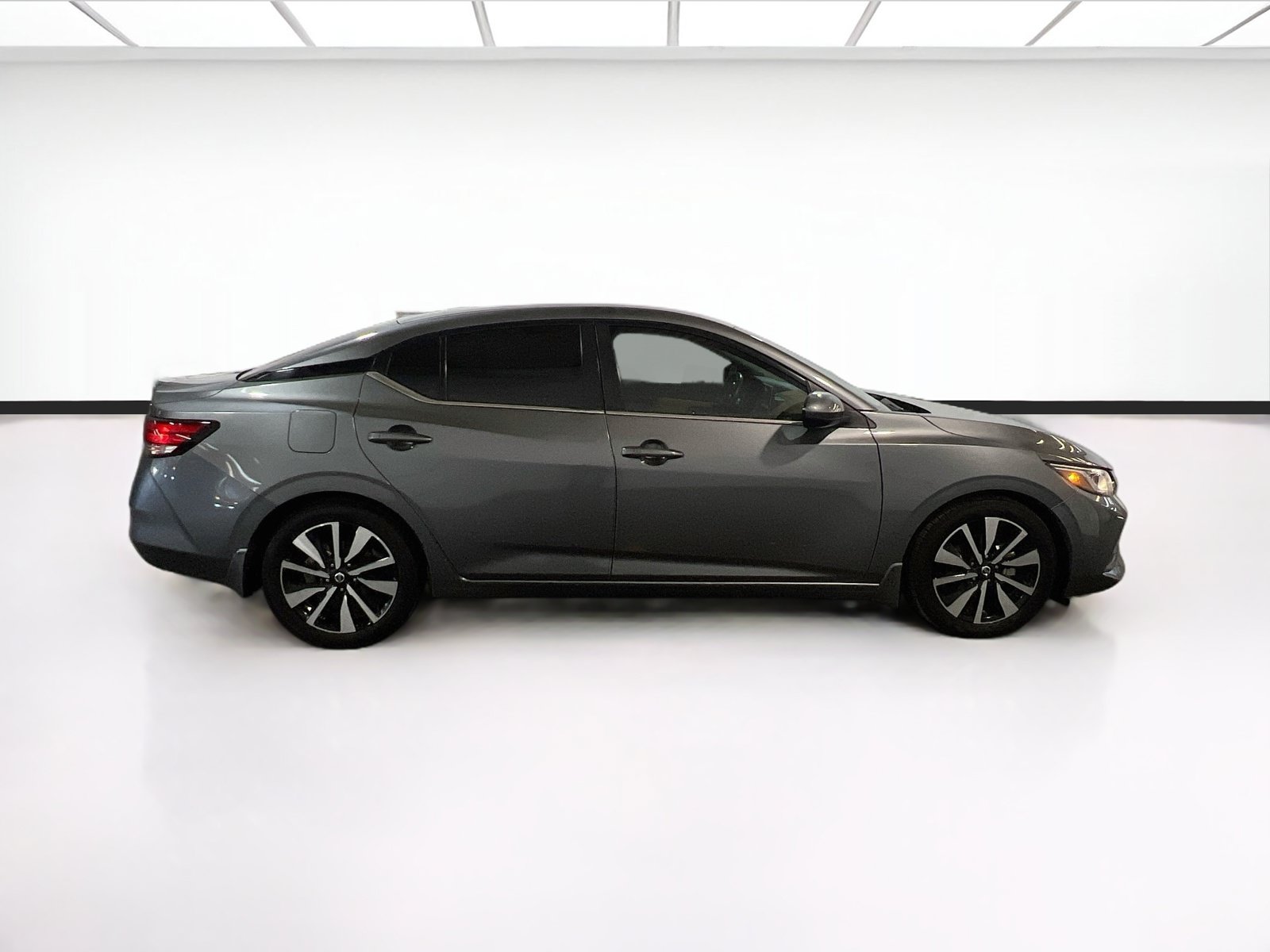 Used 2022 Nissan Sentra SV w/ SV Premium Package FWD image 23