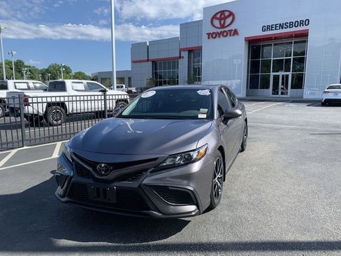Used 2023 Toyota Camry SE w/ Convenience Package FWD image 4