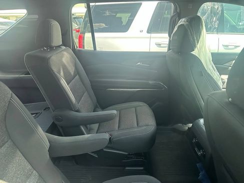 Used 2026 Chevrolet Traverse LT w/ Driver Confidence Package AWD/4WD image 7