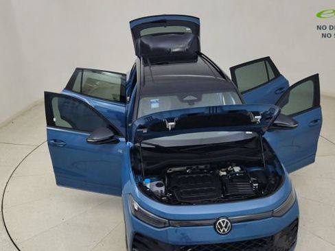 Used 2025 Volkswagen Tiguan SE R-Line AWD/4WD image 85