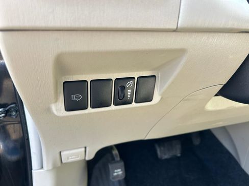 Used 2014 Toyota Prius V Five FWD image 10