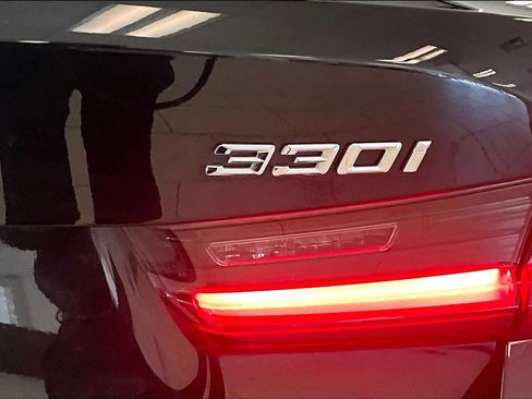 Used 2025 BMW 330i Sedan w/ Premium Package RWD image 28