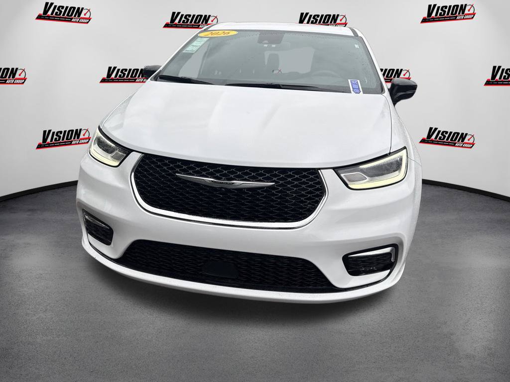 Used 2026 Chrysler Pacifica Select FWD image 2