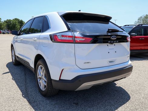 Used 2023 Ford Edge SEL w/ Convenience Package AWD/4WD image 3