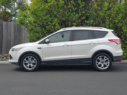 Used 2016 Ford Escape Titanium w/ Equipment Group 301A AWD/4WD image 7