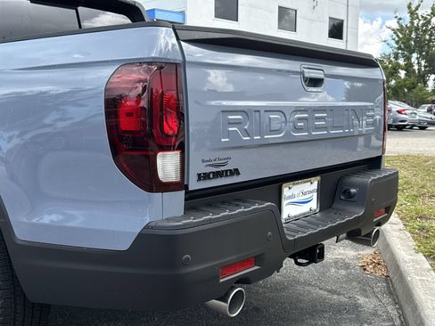 New 2026 Honda Ridgeline Black Edition image 11