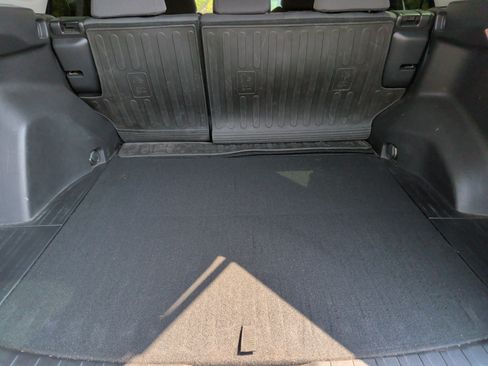 Used 2019 Toyota RAV4 XLE w/ All Weather Liner Package AWD/4WD image 32