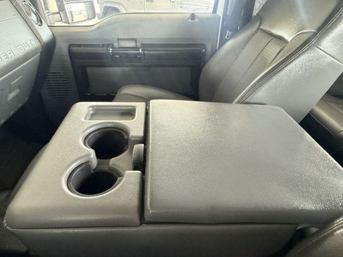 Used 2015 Ford F550 2WD Crew Cab Super Duty image 21
