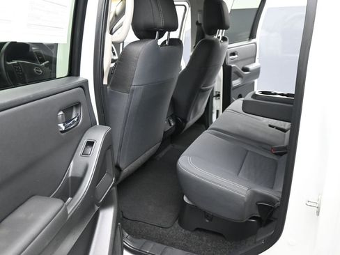 Used 2023 Nissan Frontier SV w/ Technology Package AWD/4WD image 16