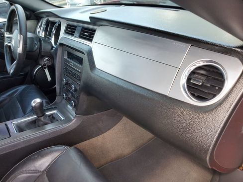 Used 2013 Ford Mustang Premium RWD image 30