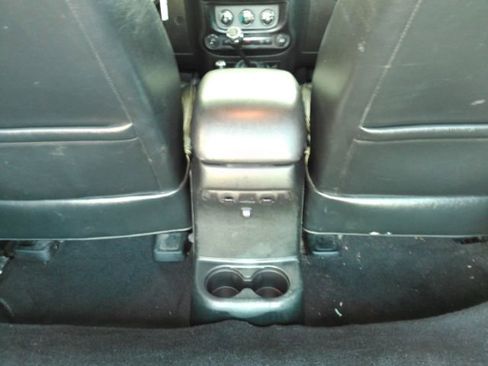 Used 2016 Jeep Wrangler Rubicon w/ Power Convenience Group image 19