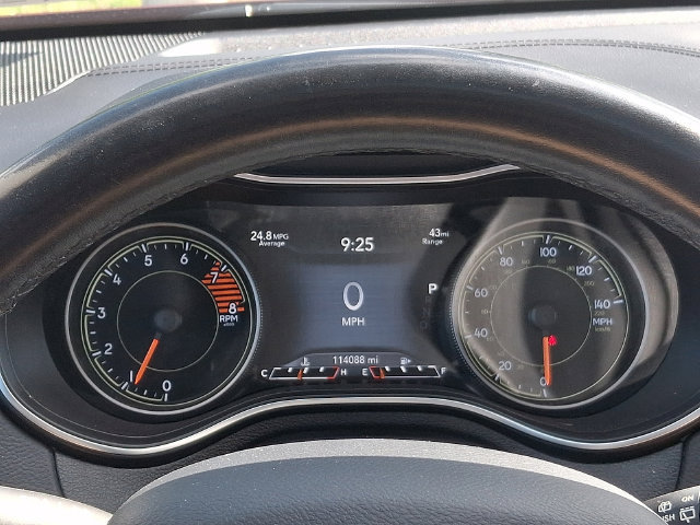 Used 2020 Jeep Cherokee Limited AWD/4WD image 22