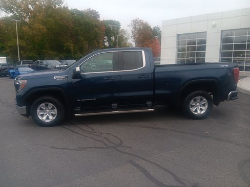 Used 2020 GMC Sierra 1500 SLE w/ SLE Value Package image 2