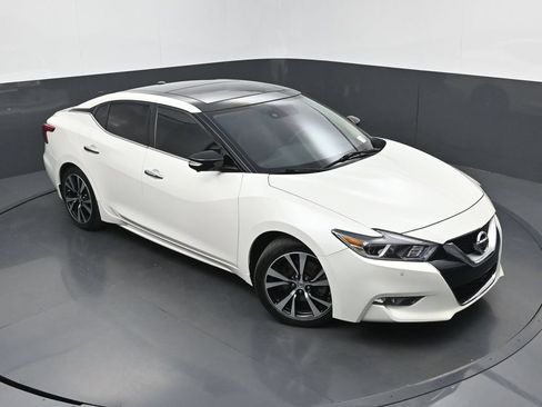 Used 2017 Nissan Maxima Platinum FWD image 32
