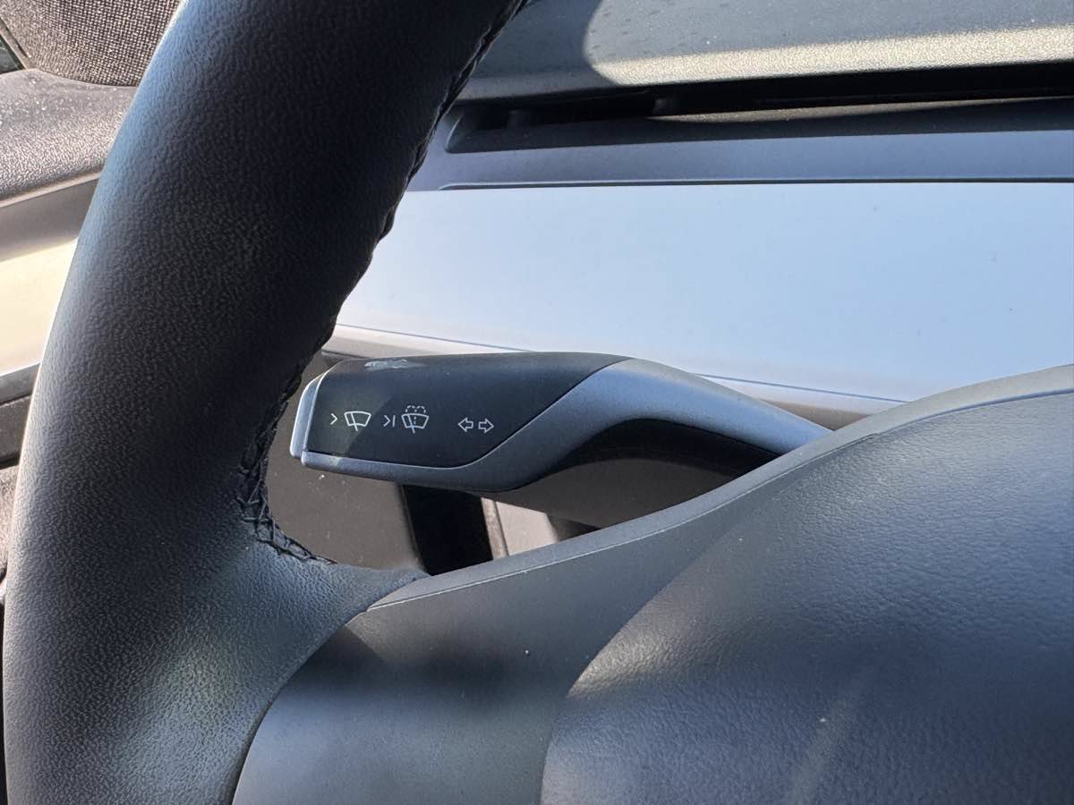 Used 2023 Tesla Model 3 Standard Range RWD image 30