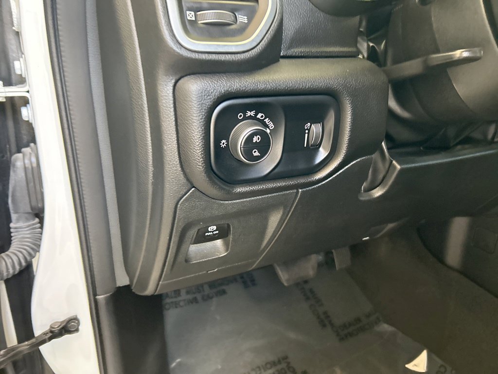 Used 2024 RAM 1500 Big Horn RWD image 41