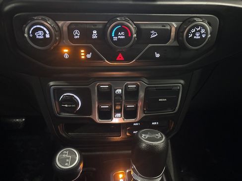 Used 2018 Jeep Wrangler Unlimited Sport S image 21